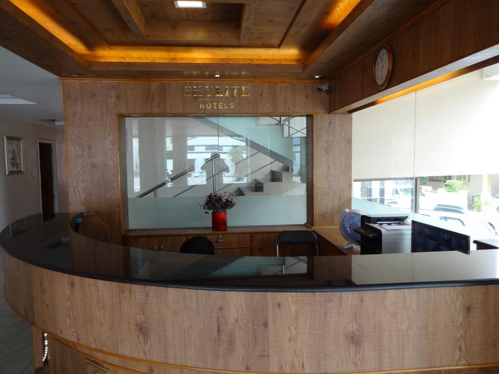 สกายไลต์ โฮเต็ล Hotel โคอิมบาทอร์ ภายนอก รูปภาพ
