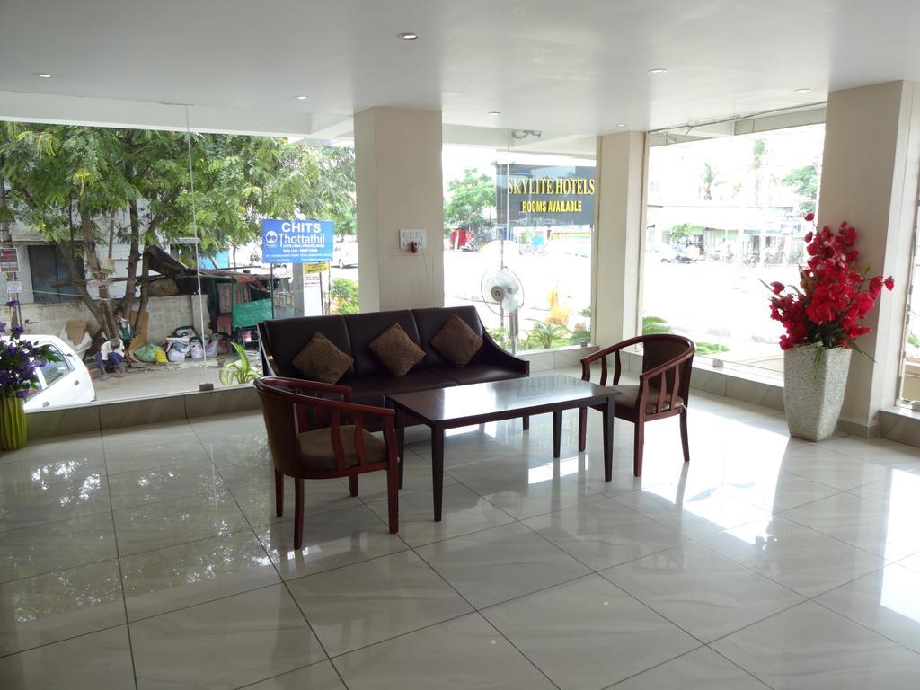 สกายไลต์ โฮเต็ล Hotel โคอิมบาทอร์ ภายนอก รูปภาพ